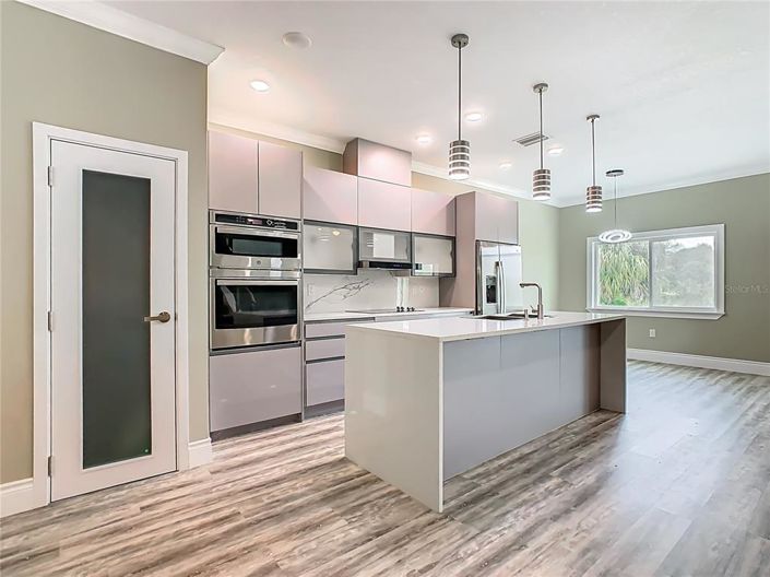 Image No.19-3 Bed Townhouse for sale