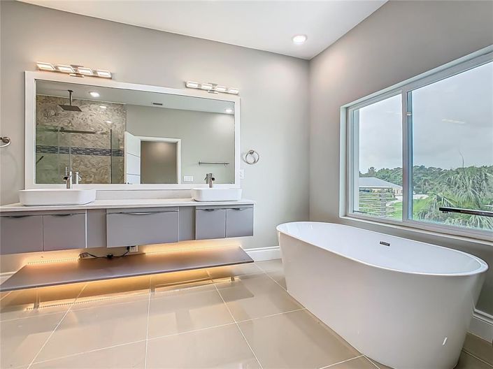 Image No.32-3 Bed Townhouse for sale