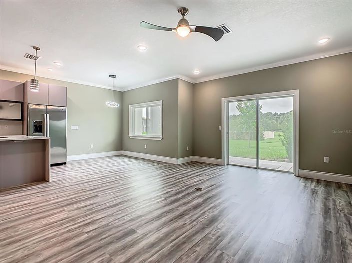 Image No.8-3 Bed Townhouse for sale