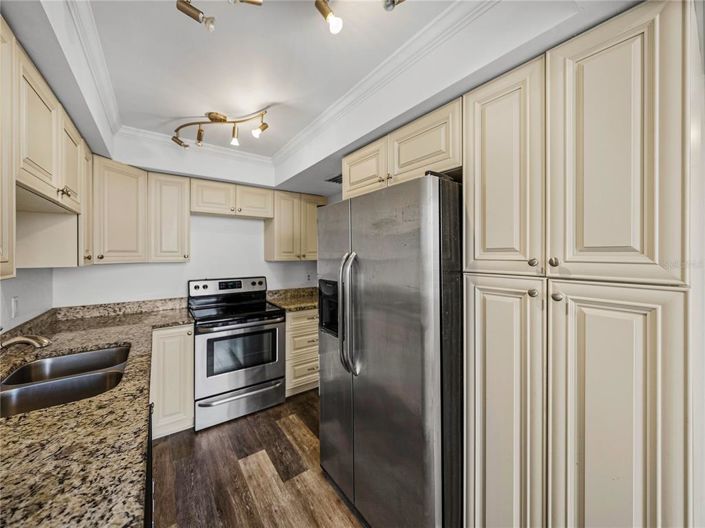 Image No.11-2 Bed Property for sale