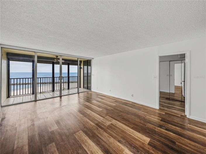 Image No.17-2 Bed Property for sale