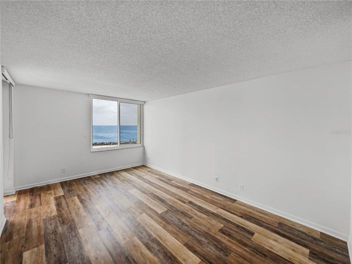 Image No.20-2 Bed Property for sale