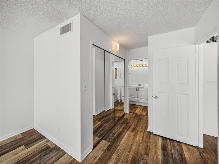 Image No.23-2 Bed Property for sale