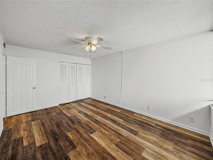 Image No.27-2 Bed Property for sale