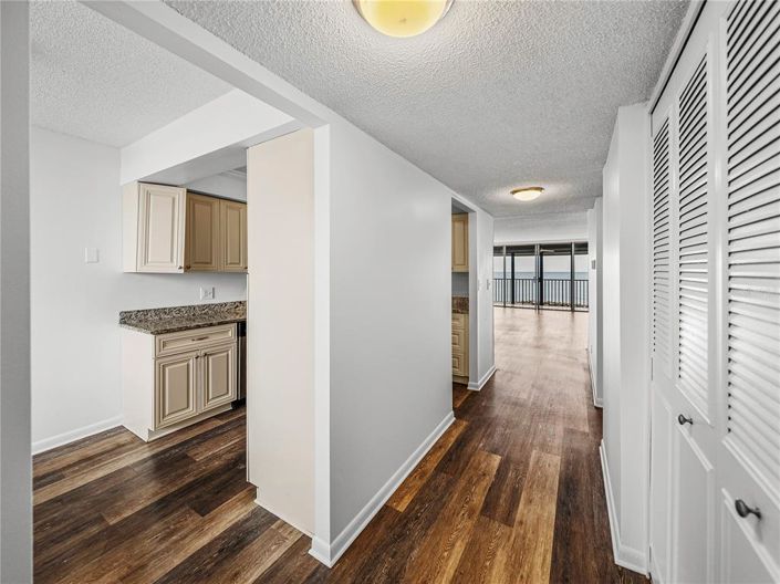 Image No.6-2 Bed Property for sale