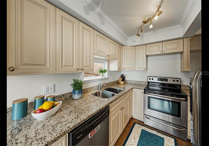 Image No.9-2 Bed Property for sale