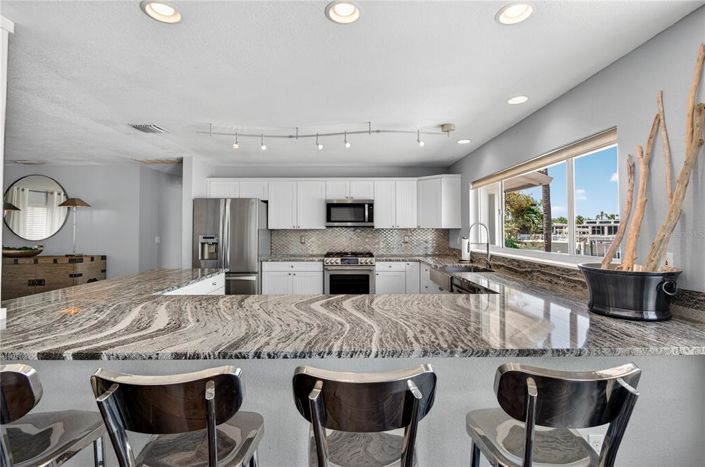 Image No.10-4 Bed Property for sale