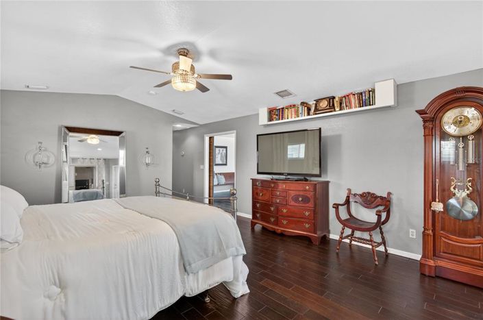 Image No.16-4 Bed Property for sale