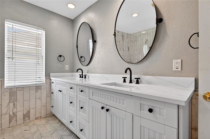 Image No.18-4 Bed Property for sale