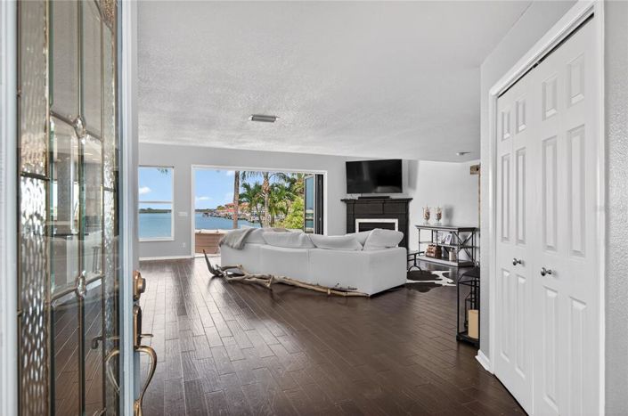 Image No.27-4 Bed Property for sale