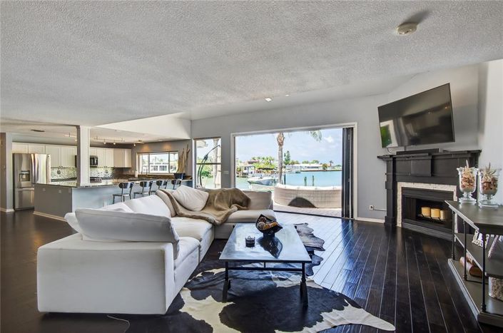 Image No.28-4 Bed Property for sale