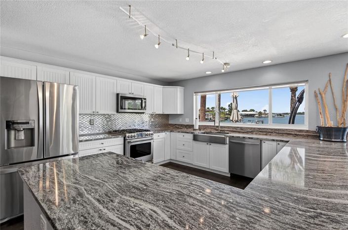 Image No.51-4 Bed Property for sale