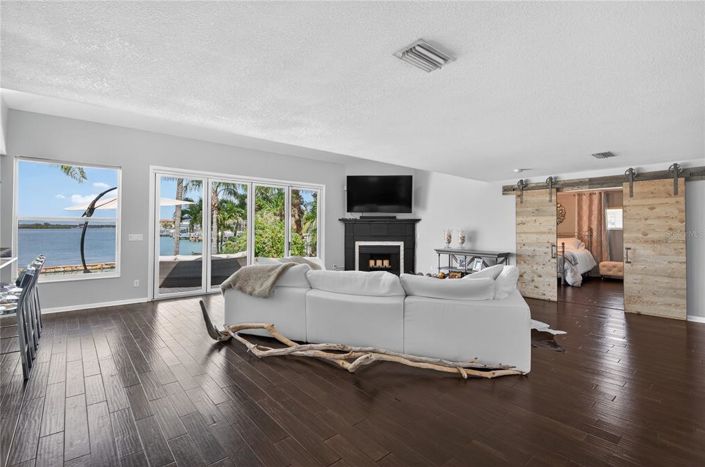 Image No.9-4 Bed Property for sale