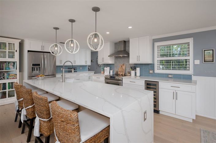 Image No.10-2 Bed Property for sale