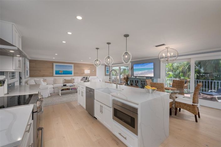 Image No.11-2 Bed Property for sale