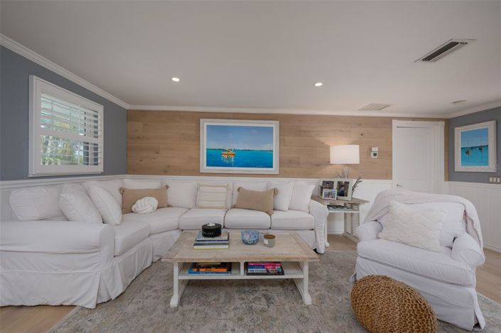 Image No.13-2 Bed Property for sale