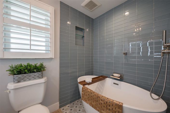 Image No.18-2 Bed Property for sale