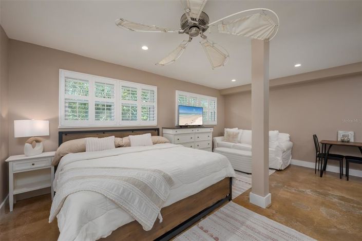 Image No.24-2 Bed Property for sale