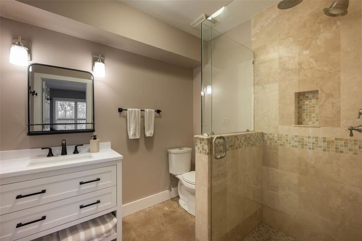 Image No.28-2 Bed Property for sale