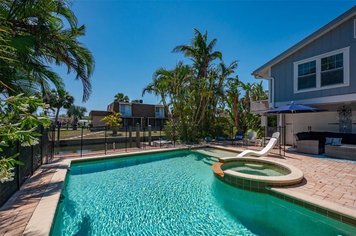 Image No.33-2 Bed Property for sale