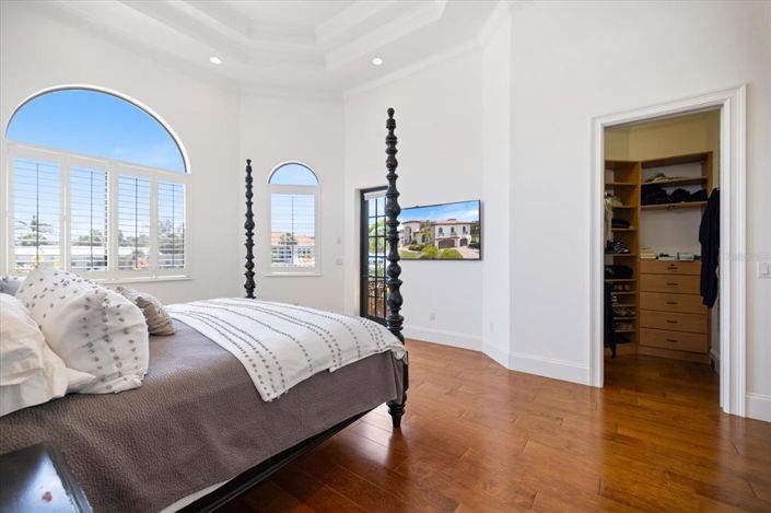 Image No.14-4 Bed Property for sale