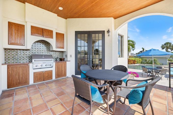 Image No.22-4 Bed Property for sale