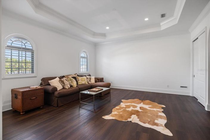 Image No.24-4 Bed Property for sale