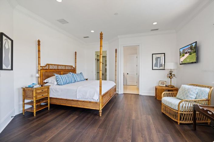 Image No.26-4 Bed Property for sale