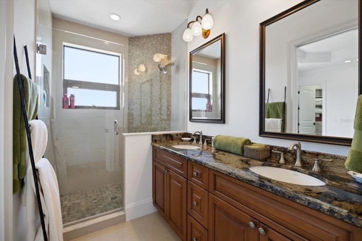 Image No.29-4 Bed Property for sale