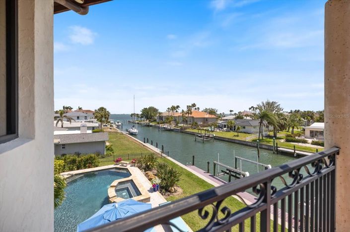 Image No.32-4 Bed Property for sale