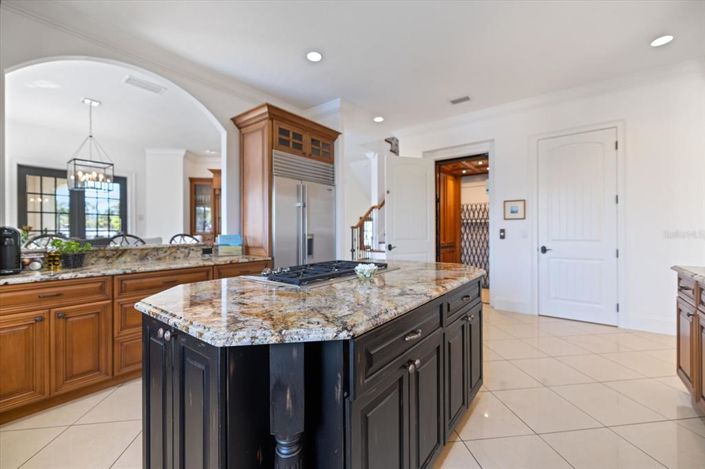 Image No.8-4 Bed Property for sale