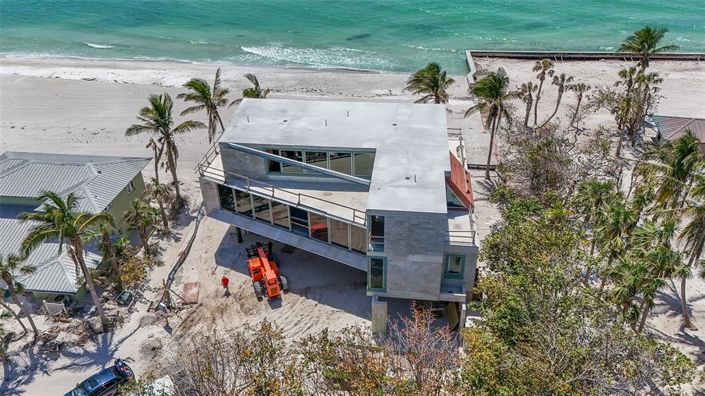 Image No.5-5 Bed Property for sale