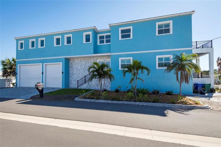 Image No.1-4 Bed Property for sale
