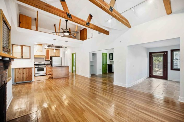 Image No.10-2 Bed Property for sale