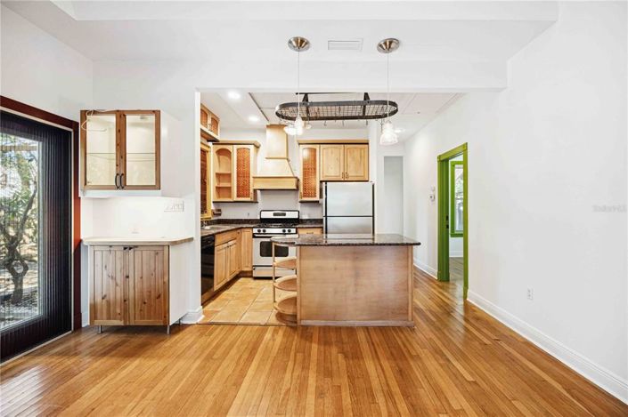 Image No.14-2 Bed Property for sale