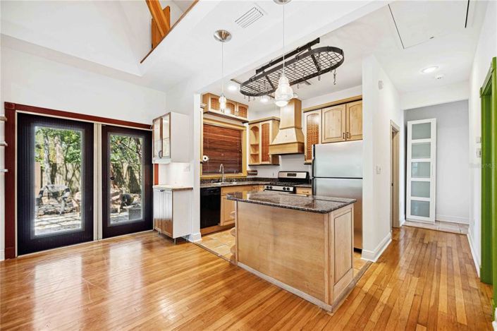 Image No.15-2 Bed Property for sale