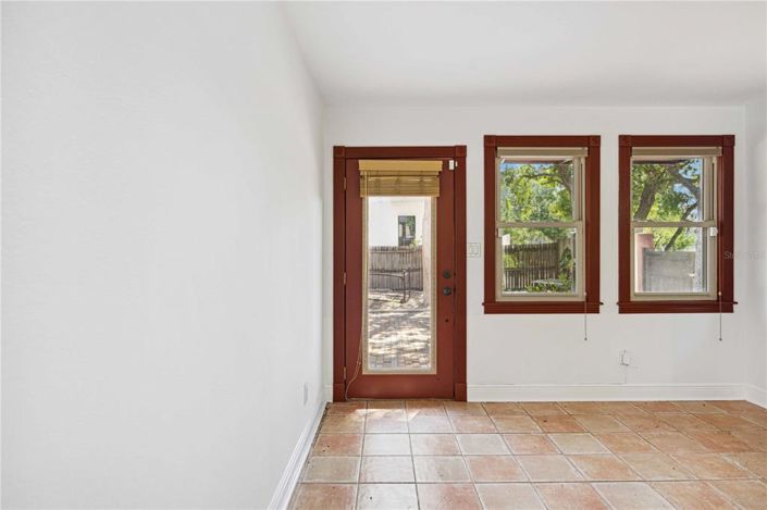 Image No.3-2 Bed Property for sale