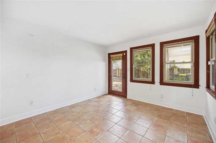 Image No.5-2 Bed Property for sale