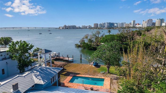 Image No.12-4 Bed Property for sale