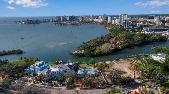 Image No.17-4 Bed Property for sale