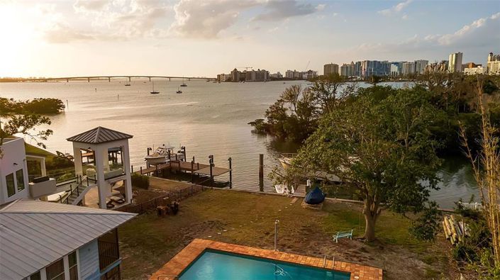 Image No.25-4 Bed Property for sale