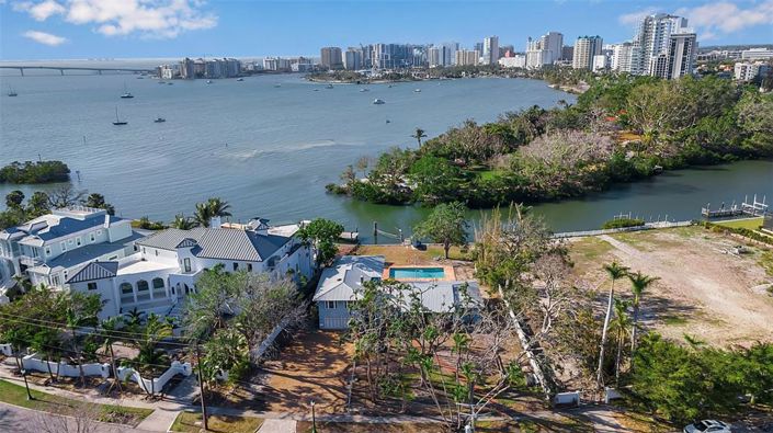 Image No.3-4 Bed Property for sale