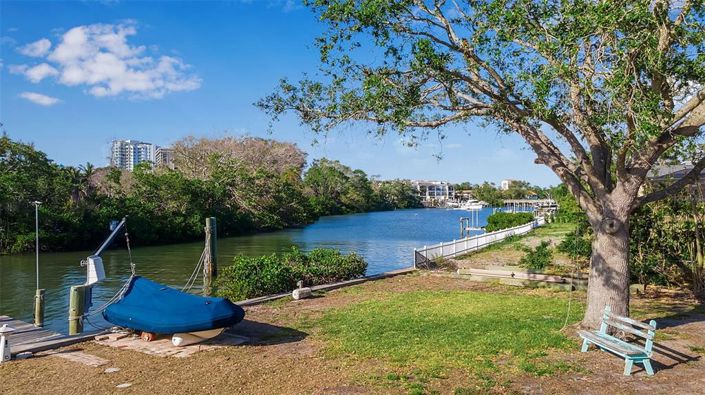 Image No.8-4 Bed Property for sale