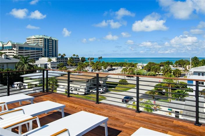 Image No.19-6 Bed Property for sale