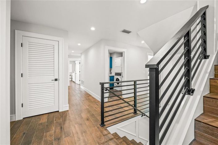 Image No.27-6 Bed Property for sale