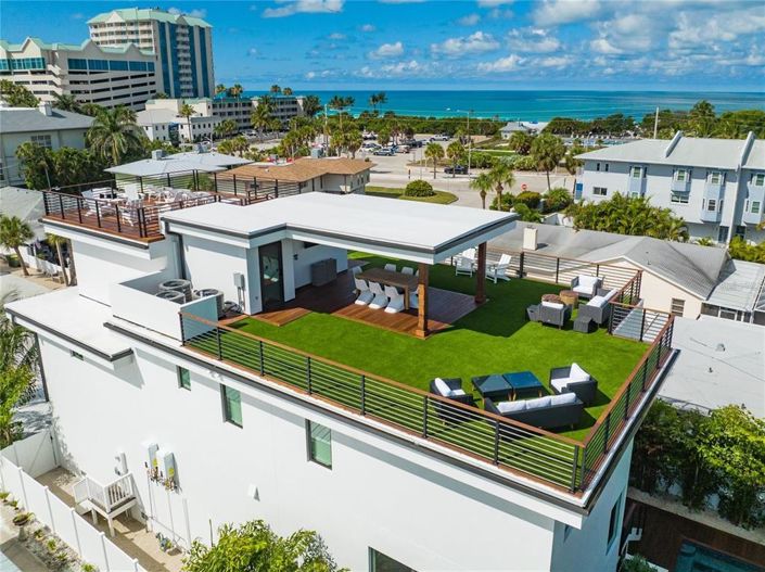 Image No.3-6 Bed Property for sale