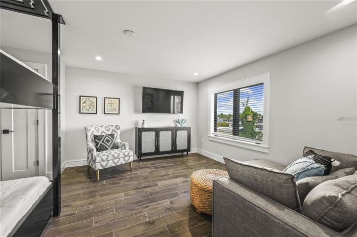 Image No.31-6 Bed Property for sale