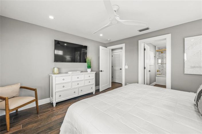 Image No.34-6 Bed Property for sale