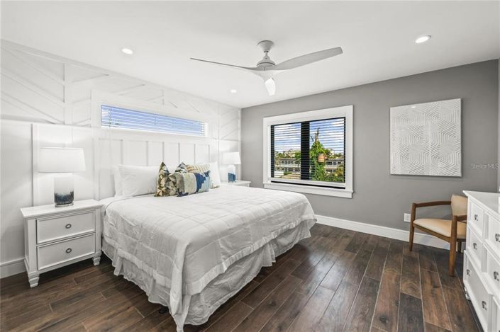 Image No.35-6 Bed Property for sale