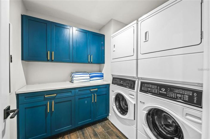 Image No.36-6 Bed Property for sale